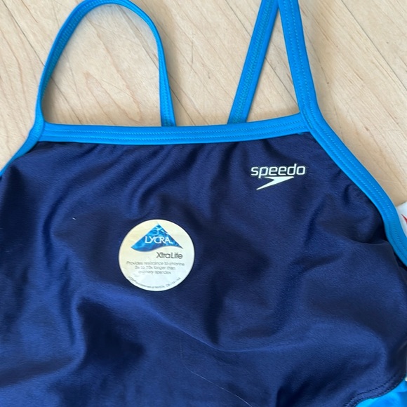 NWT ladies SPEEDO size 28/2 - Picture 2 of 4